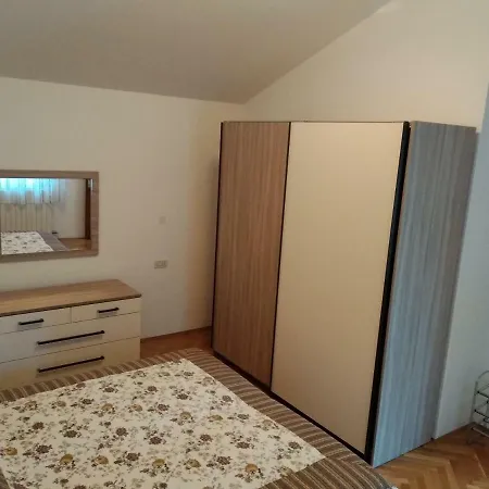Apartment Apartman Ulika *